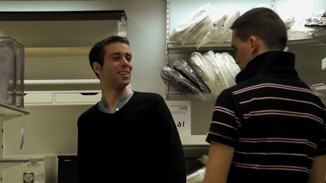 Andy et Noa baisent aussi chez Ikea