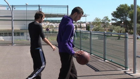 Ferme ta gueule dans l'arrêt de bus