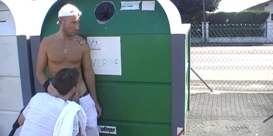 Baise en pleine rue de Biarritz