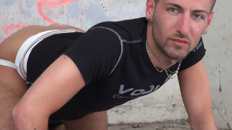 Un VRP se tape un mec entre deux clients