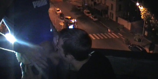 Partie de baise sur le toit d'un hôtel parisien !