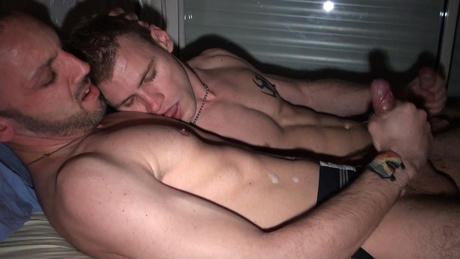 Je t'attends à 4 pattes les yeux bandés