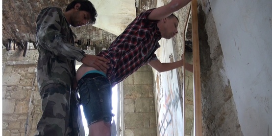 La grosse queue de Matt le militaire