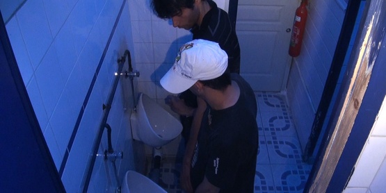 Les grosses queues des chiottes publiques