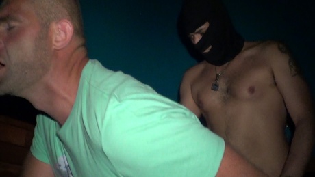 Viens te faire casser le boule par CagouleBoy