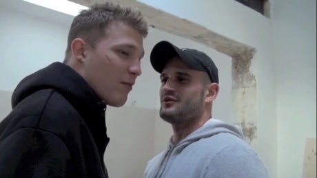 Kameron FROST détourne un ouvrier hétéro