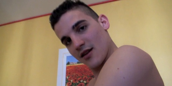 KAMEL, jeune rebeu qui aime se faire pomper quand 