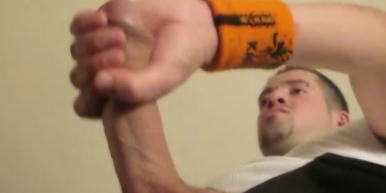 Adrien le bon batard à décrasser ta queue