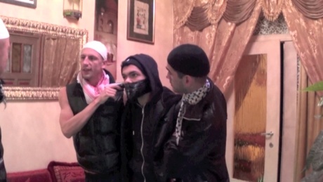 Pris en otage et baisé par Roméo ALONZO