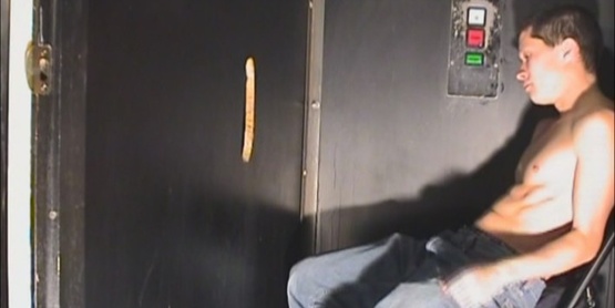 La pute des glory holes